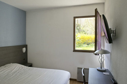 Hotellerie De La Cascade Saint-Genis-les-Ollières Екстериор снимка