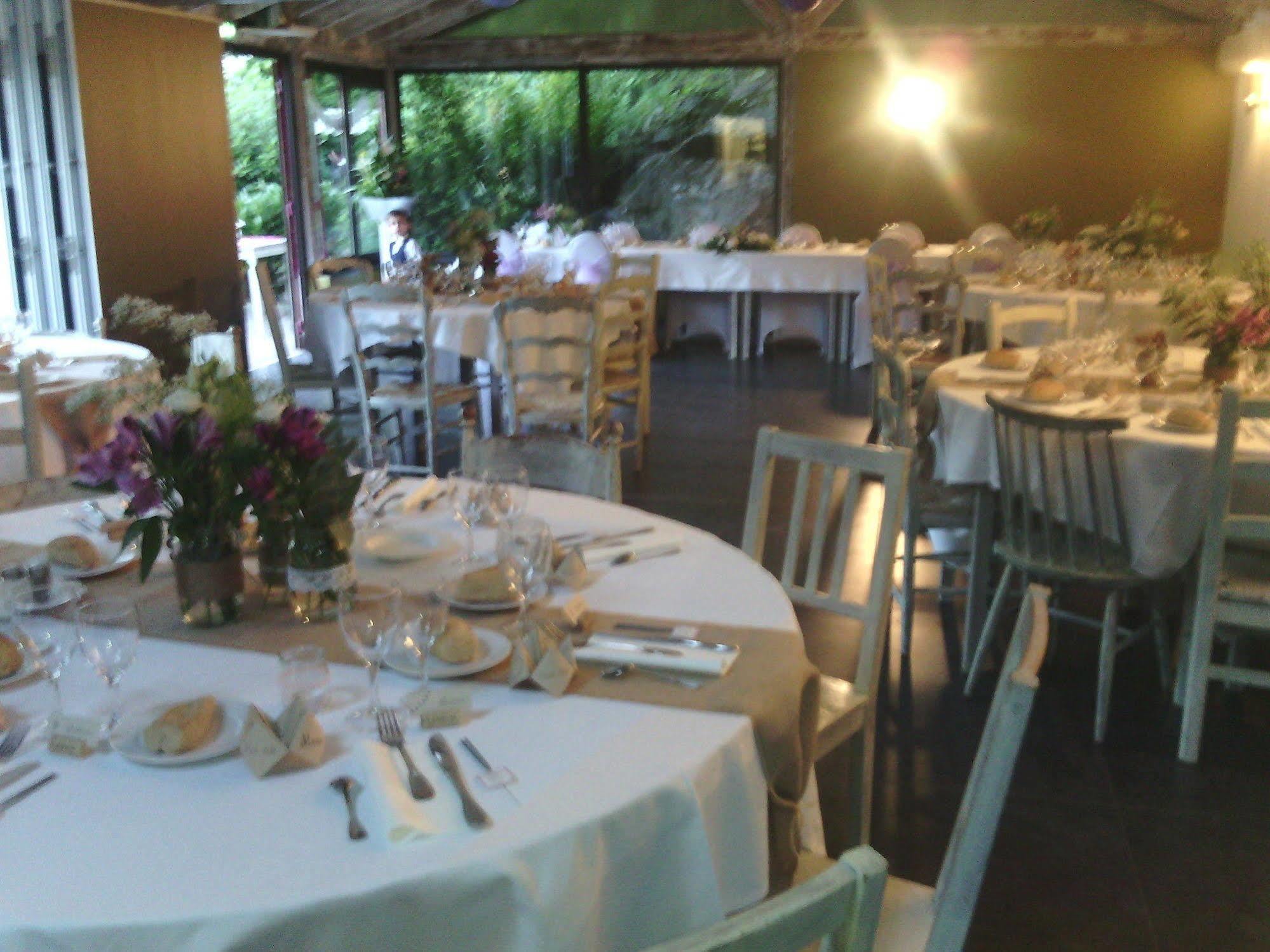 Hotellerie De La Cascade Saint-Genis-les-Ollières Екстериор снимка